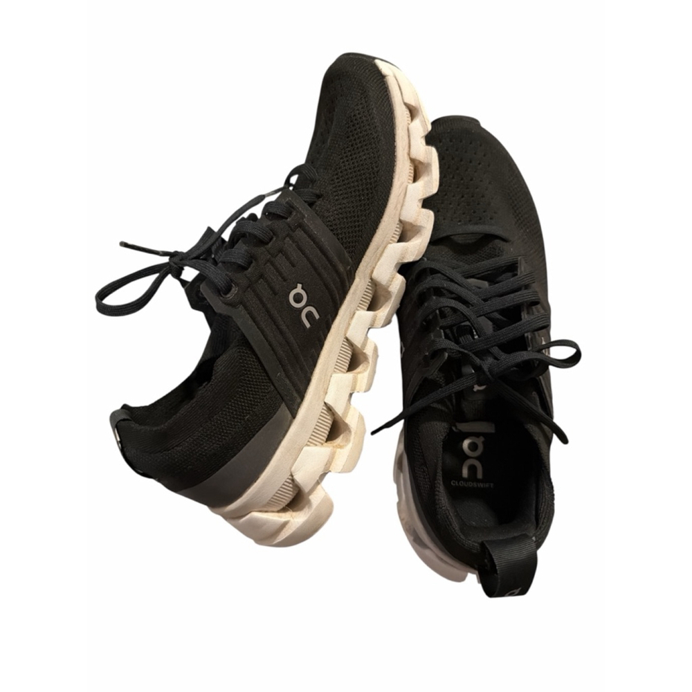 On Cloudswift Running Shoes - Black & White - Women’s Size 7 - EUC Worn Once - Picture 2 of 10